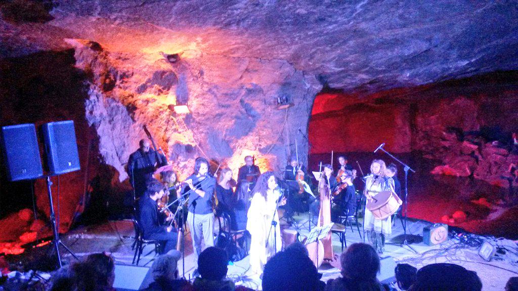 Lilylauu's tweet photo. Il canto nell'antro. Alarc'h live @ #CavaMarana #Anguane http://t.co/qMxkP1jsPH