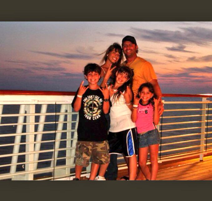 Watch Whit's leaked NSFW photo on TwXstars