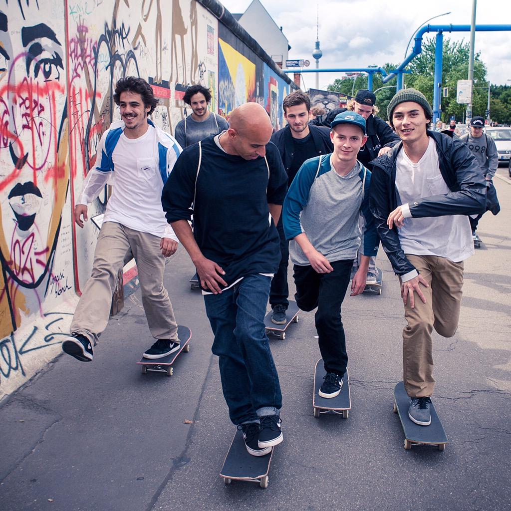 Skate the wall. #goskateboardingday