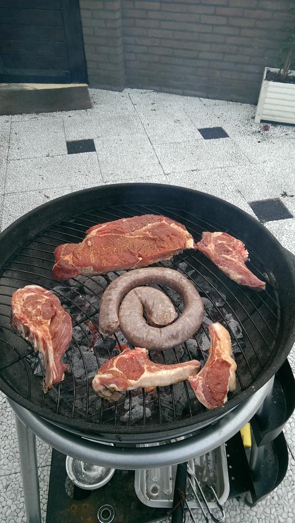 networkingmv's tweet photo. Life is not just work #home #fathersday #barbeque #lovinglife @networkingdvi  @netmanchris http://t.co/RtQHoVMPWs