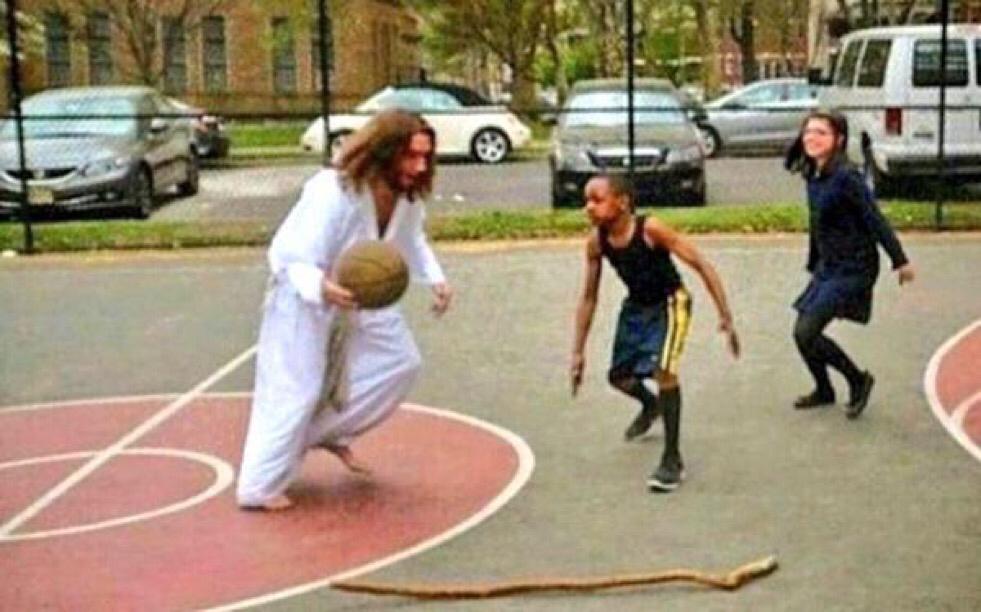 CauseWereGuys's tweet photo. "I'm about to turn your ankles into wine little boy" http://t.co/I0RBfID4az