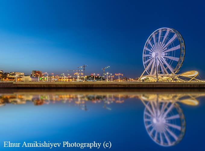 TURALTTTURAN's tweet photo. Baku sea boulevard and ferris wheel #Baku2015 #NAYORA #FEG15 #RealBaku2015 #UTGDIB @AygunNovruzova is it beautiful? http://t.co/GQFL0znPaa