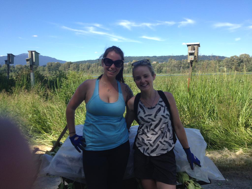 a_sakawsky's tweet photo. Another beautiful Sunday spent restoring our natural habitat at @BurnabyLakePark with the #WeedBusters. http://t.co/KekzNWHY85