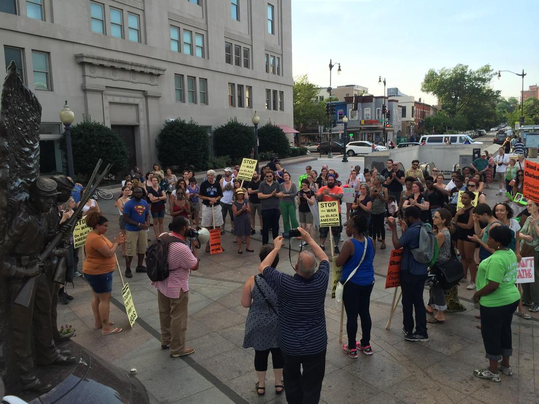 ChuckModi1's tweet photo. DC March at African American Memorial #StandWithCharleston #blackLivesMatter #DCFerguson #Charlestonshooting http://t.co/eFnJ1NG0pS