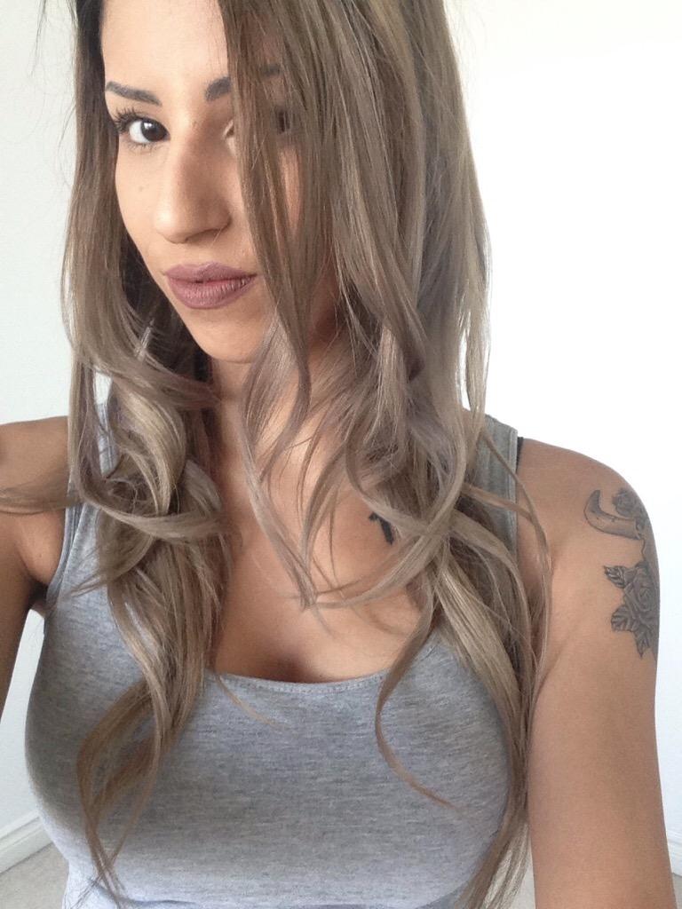 LoftHairLounge's tweet photo. #GrannyHair #GreyHair #RoseGold #Olaplex #treatment and #LiquidKeratin #SplitEndMender http://t.co/32IACUrpM5