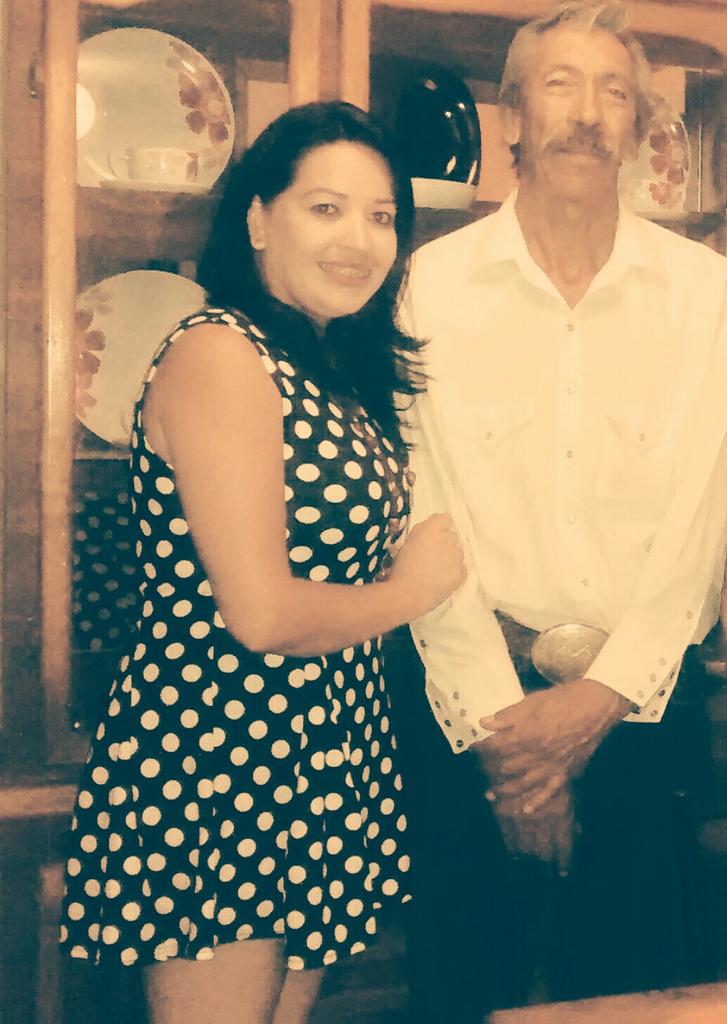 BOLVEDA's tweet photo. #FelizDiaDelPadre 🆒😀🎂🎁🎈🎉 http://t.co/2Qs86DgTbc