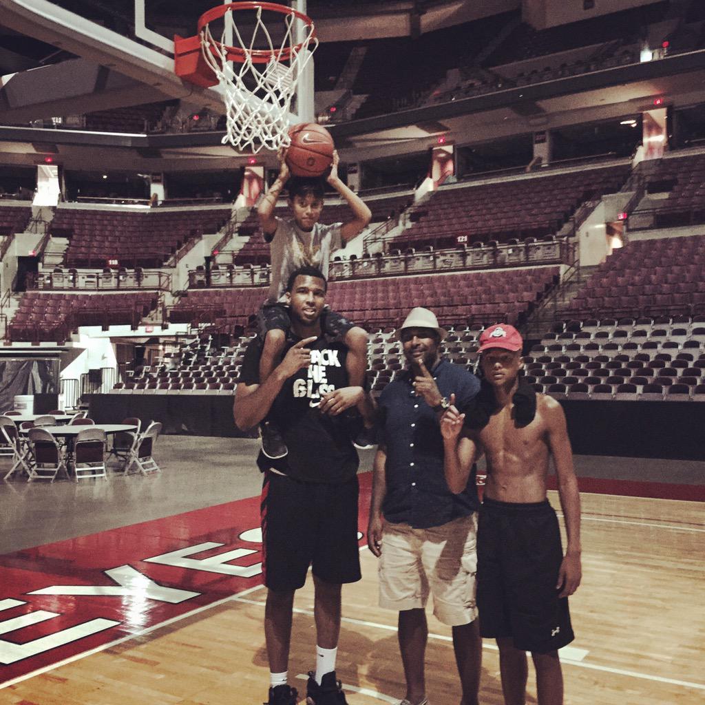 TrevBallinTrey2's tweet photo. #ThompsonGang πͺπΎπͺπΎ http://t.co/9ixdy3PN6g