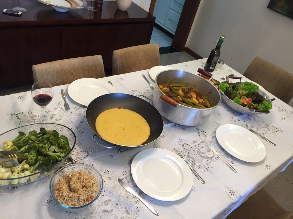 AndreMOficial's tweet photo. Almoço top. Meu pai capricha mesmo ne http://t.co/d9qJHygAO3