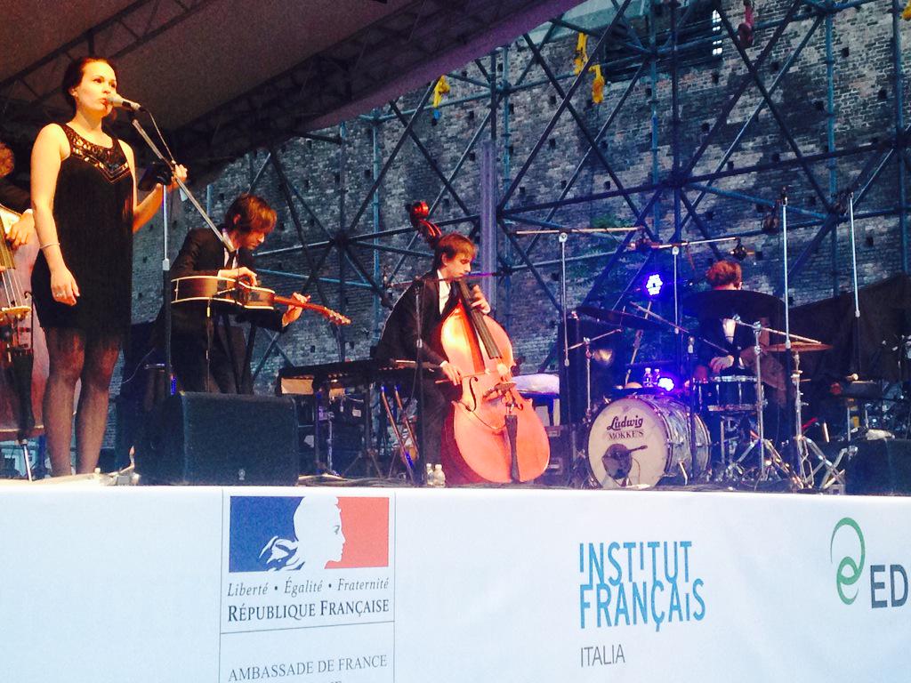 pompresse's tweet photo. Musica Francese al #CastelloSforzesco. Grazie @IfMilano @IF_Italia #laFranciainScena @DiploMix #CITEXPO @ExpoinCitta http://t.co/u7LxMqNk6e