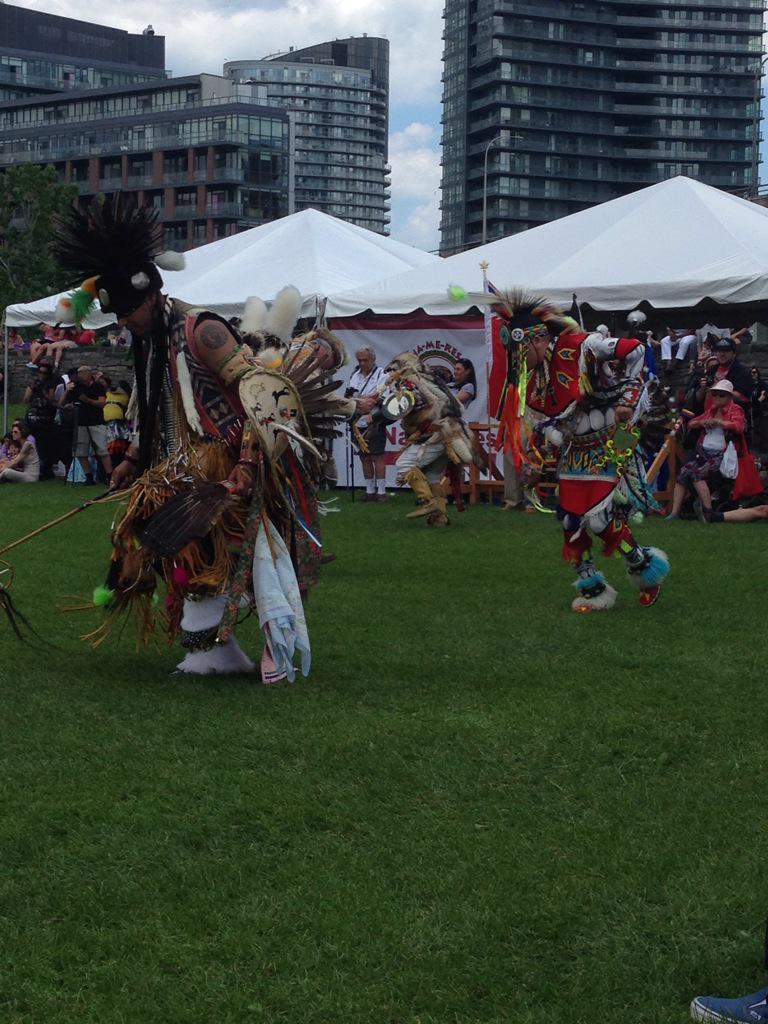 FacingCanada's tweet photo. Men and boys traditional category-amazing! #NaMeRes #powwow #Toronto http://t.co/Qfoiuv4iXP