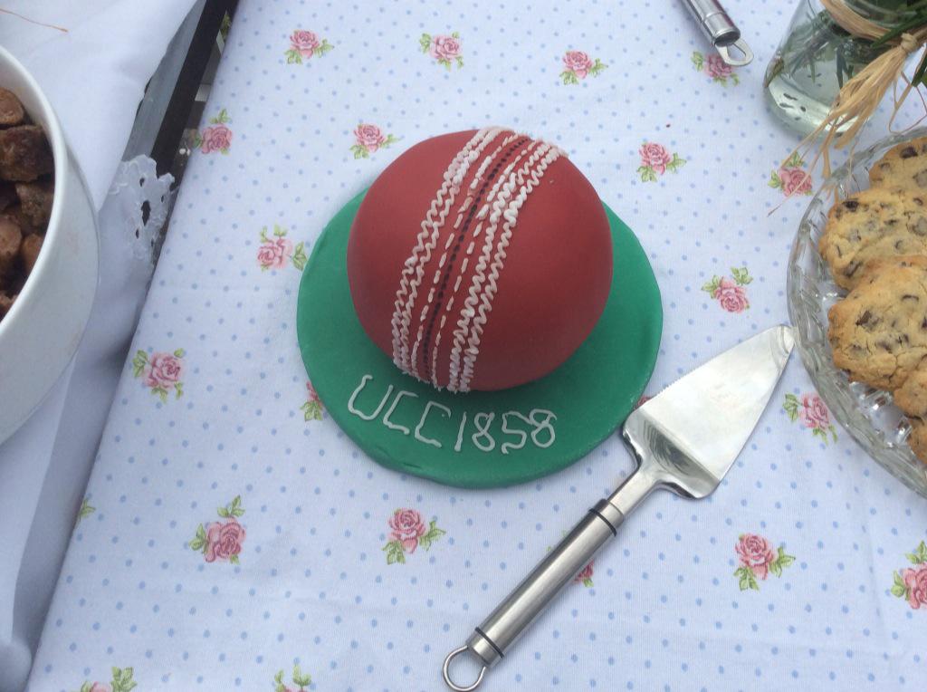 GarethADaviesDT's tweet photo. Special cake in the spread @uff_cricket #thegreatcricketteachallenge @YorkshireTea @Telegraph http://t.co/YGs8Vs6SeK