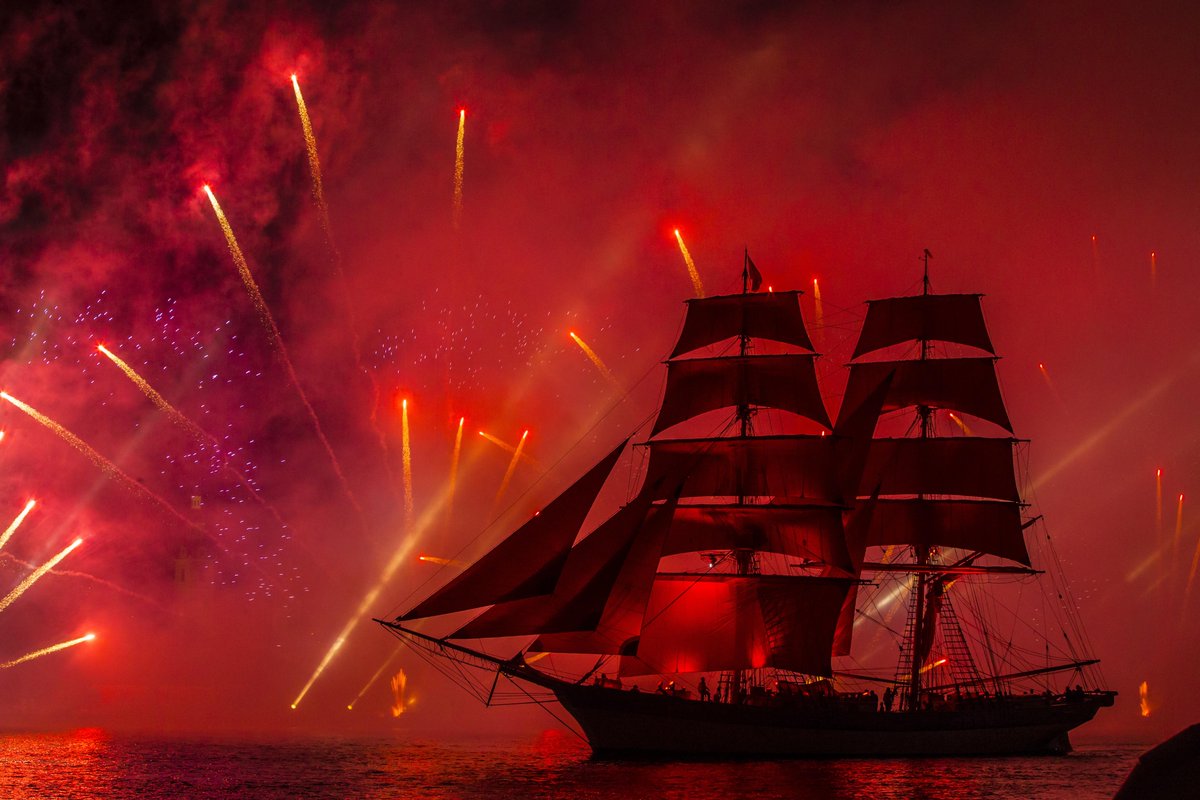 shipnews_ru's tweet photo. Праздник выпускников школ «Алые паруса» в Санкт-Петербурге #ТАСС #АлыеПаруса2015 #ПМЭФ2015 #ПМЭФ #SPIEF2015 #SPIEF http://t.co/LsXyhOBSAV