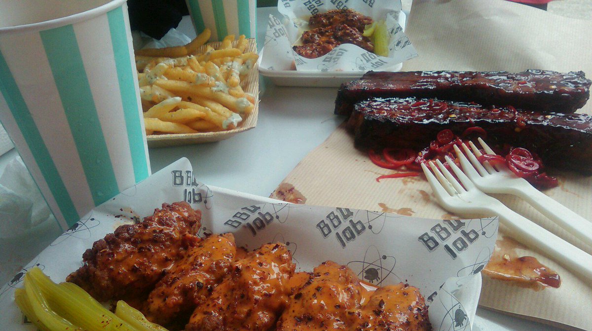 Nunu2634's tweet photo. #Dinerama #HappyFathersDay #BBQLab # Smokestack #Tandoori Shack.....and desert # TaquilaChilli.....OMG😁😁😁😁😁 http://t.co/nXrQhOnCuz