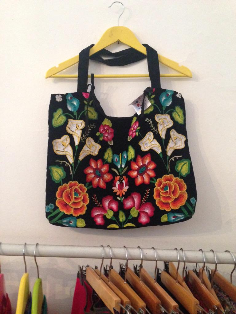 dios07856489's tweet photo. @mezcalinea con lo más bello y querído de Oaxaca hecho bolsas imprescindibles en @TRAFICOBAZAR Jalapa 94 http://t.co/vZ8j2R7lmb