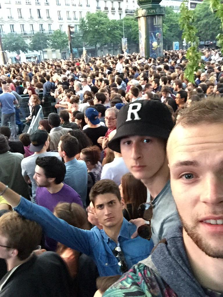 camspollo's tweet photo. #RICARDMUSIC Feu feu feu feu feu!!! http://t.co/d87ktMdPsS