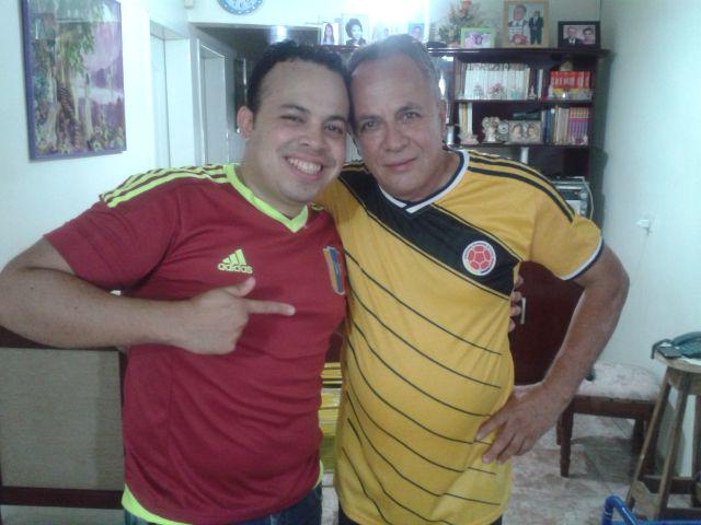 Mi papa Apoyando a #Colombia y yo a la #Vinotinto... Te amo Papa! Viendo la #CopaAmericaPorTLAyMTV