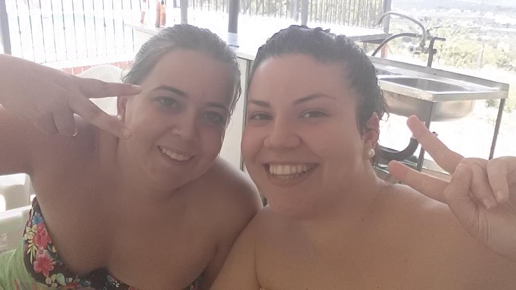 Almu_OE's tweet photo. Resumen de este finde!! Ha estado super bien!! Cenita cn  mi @SariOE, Kayak con @InmaLRE y @MiguelCaballe31 y Piscina http://t.co/bLV2nd6DHx