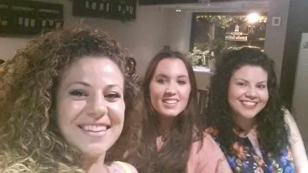 Almu_OE's tweet photo. Resumen de este finde!! Ha estado super bien!! Cenita cn  mi @SariOE, Kayak con @InmaLRE y @MiguelCaballe31 y Piscina http://t.co/bLV2nd6DHx