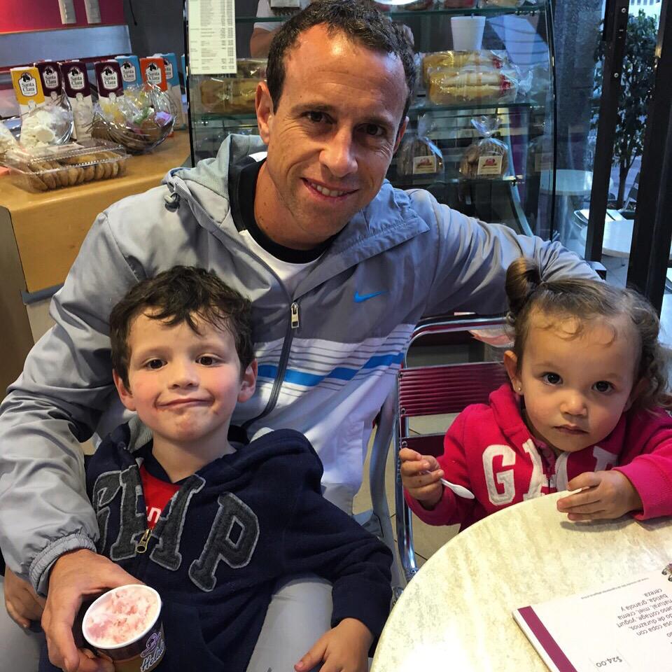 gerardotorrado6's tweet photo. Feliz día del padre para todos! http://t.co/vNANYFTn95