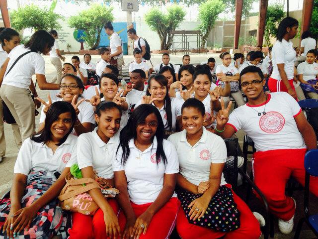 RosairisTejeda's tweet photo. Ellos Hacen Mi Vida Una Comedia #4eForEver @MiguelRobl3s @KARLA_NICKII @HttpRxsb_ @Priscii_RyK @astriid18 @ElCesar08 http://t.co/5c5lwTbCLO