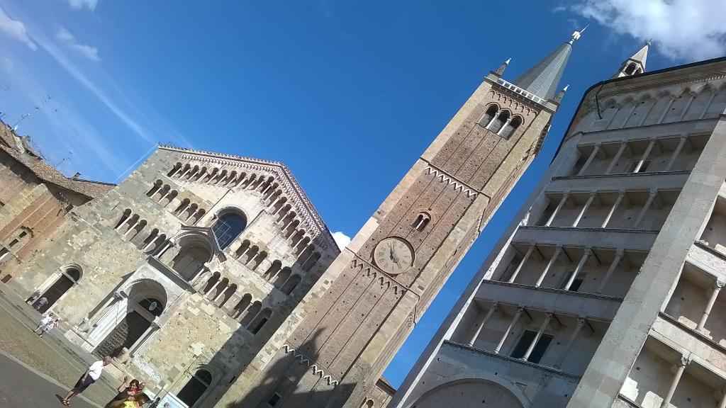 stefaniabettoni's tweet photo. Dopo una mattina di lavoro per #BatRo15 facciamo i turisti per @Parma grazie al Touring Club Italiano http://t.co/cLW43tBw2k