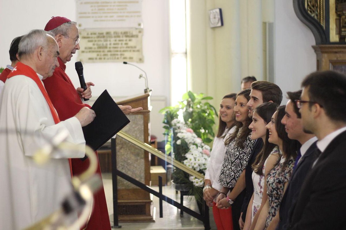 CJPozoDonGil's tweet photo. @diocesiscr Ayer sábado, 7 jóvenes recibieron la #Confirmación en Salesianos, de manos del Sr. Obispo. Felicidades!! http://t.co/N2odu6fuL2