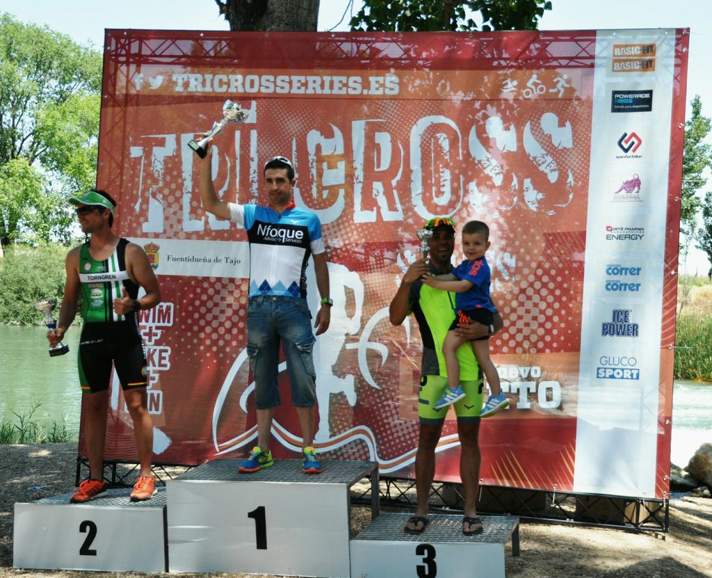 garnacho80's tweet photo. 3° Abs. y 1° Vet. en el IV Triatlón del Tajo en Fuentidueña #muysatisfecho. @nfoque_rt  @FlyzBikes @AytoVillaSalvan http://t.co/lecif1Agjh