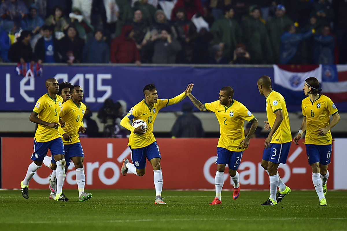 TerraEsportes's tweet photo. Siga no Twitter as emoções do duelo Brasil x Venezuela #TerranoChile #BRAxVEN http://t.co/fhwlZF7jqJ http://t.co/Bu8CkvbpN5