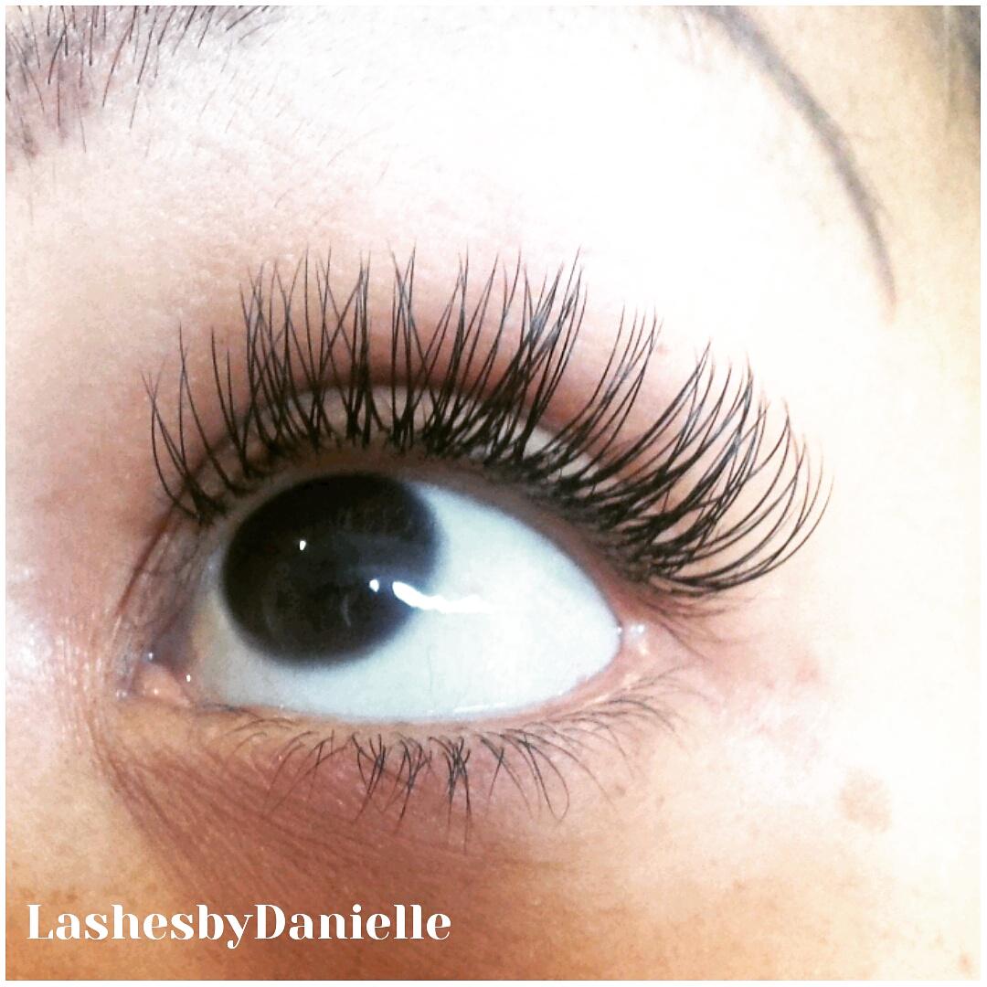 LadyLash10's tweet photo. #closeup #individuals #lashesbydanielle #surrey #beauty #lashartist http://t.co/lzJHK1bQ7b