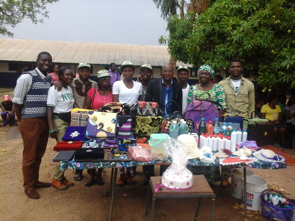 peazy4luv's tweet photo. State coordinator of plateau state in an exhibition program http://t.co/mkc8lloh20