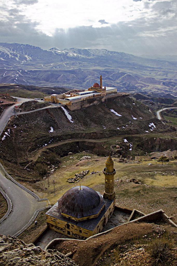 KurdWallpaper's tweet photo. North Kurdistan #Agirî #TwitterKurds http://t.co/u6bttwErl9