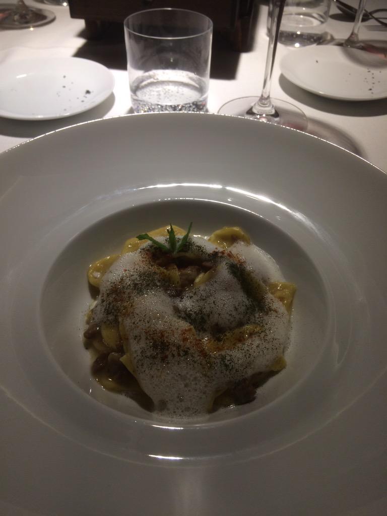 Anima allo stato puro!#vitantoniolombardo,strascinati aperti alla "frish tak" con l'agnello di papà Lombardo