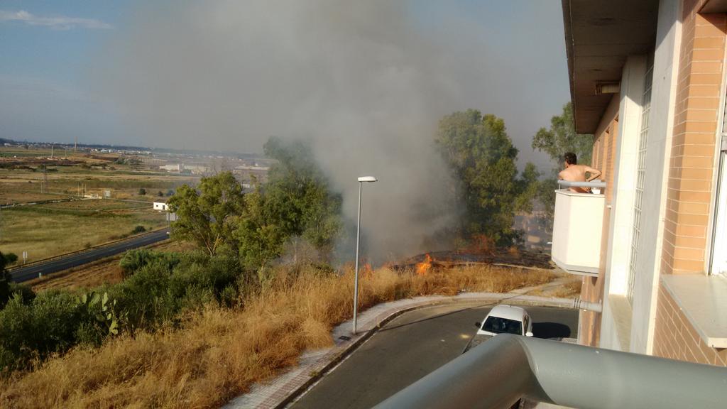 jessitirlea's tweet photo. @modestopacoria  era necesario llegar a esto?? acuerdesede los vecinos c/alcalde j.s.vidal q paganIBI #coriadelrio http://t.co/J4YV0QOEKH