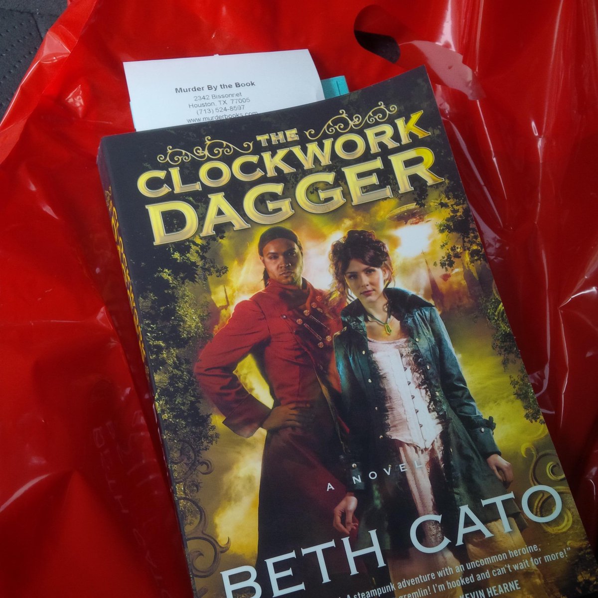 tex_maam's tweet photo. I survived Houston traffic, #apollocon, &amp; @murderbooks. Now for the real challenge: @BethCato 's death by dirigible! http://t.co/sBc2CvYUDV