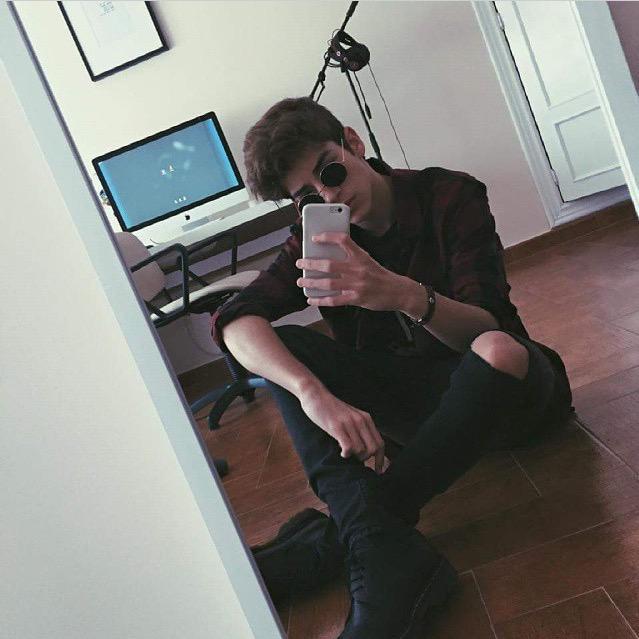 Aye guys, I'm Cole. Not new to rp, blah blah blah. You know how this goes. Mind retweeting?