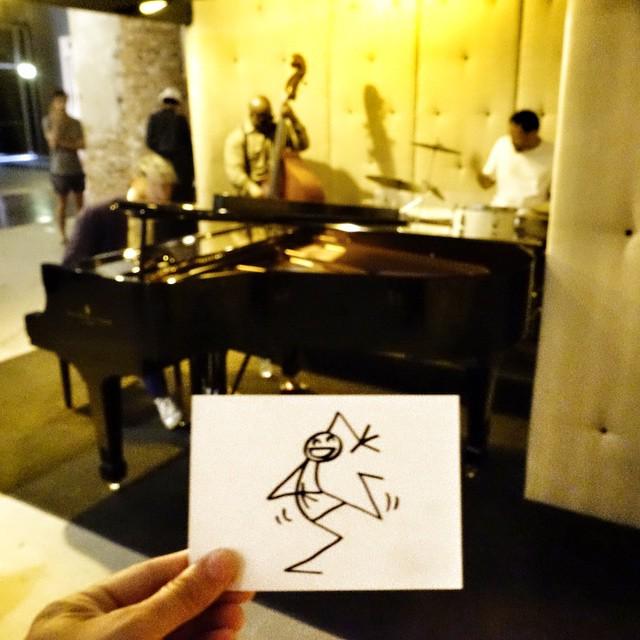 elyxyak's tweet photo. Bonne #fetedelamusique !!! #🎶
#ElyxYak #BiennaleArte2015 #BiennalediVenezia #Jazz #JasonMo… http://t.co/z1hUzzDYDu http://t.co/ANTj7q979t