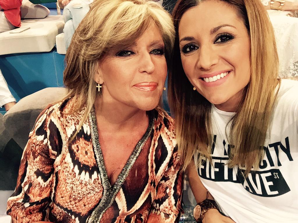 Nagore_Robles's tweet photo. Necesitamos hablar! @LydiaLozanoOf http://t.co/BuodIFzr6q