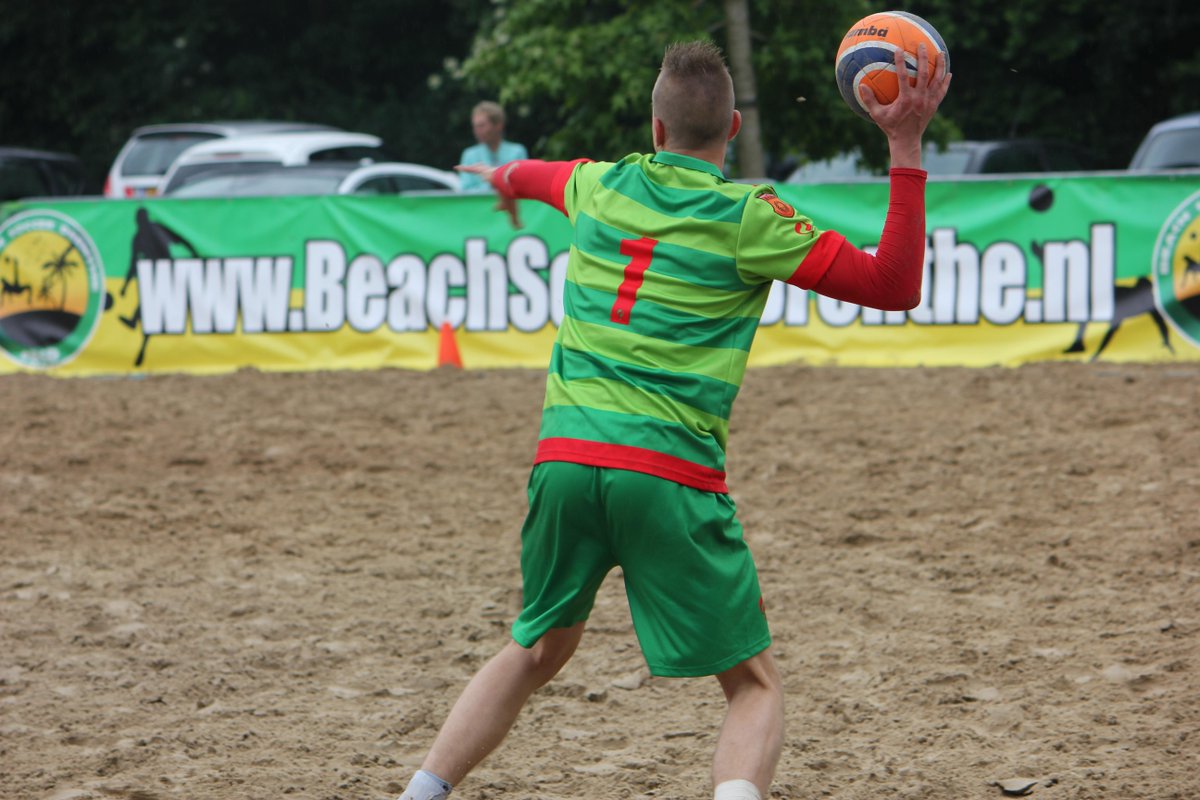 BSDrenthe's tweet photo. Beach Soccer Drenthe kijkt terug op een mooie editie in Emmen! 
http://t.co/zloPJlYlbK http://t.co/mtVtKQTxeN