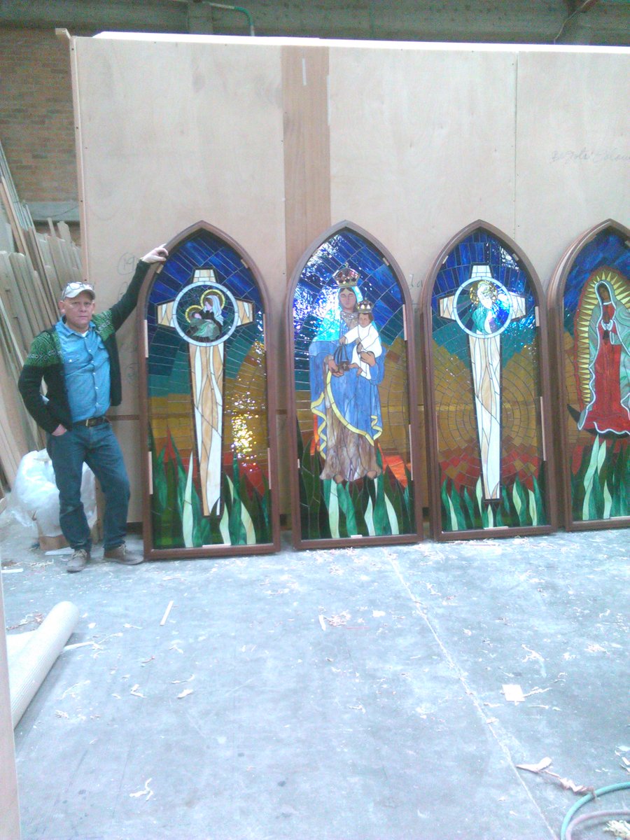 vitralesvip's tweet photo. INSTALACION DE LOS VITRALES http://t.co/7o9lNMJOmf