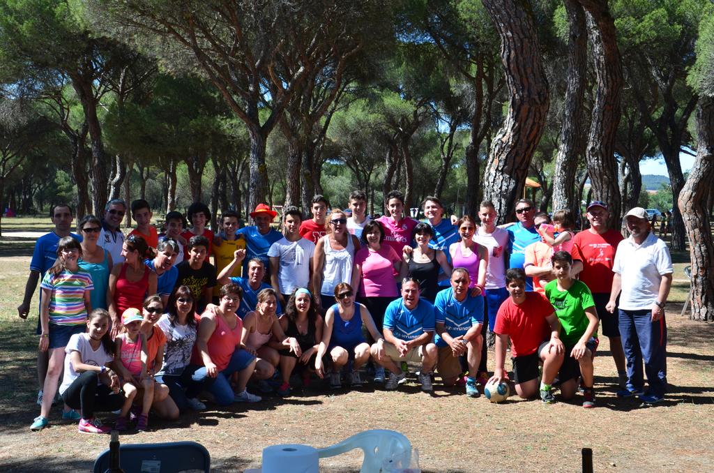 2000Balonmano's tweet photo. Soomo muchos pero somos uno, y ya son 6 años disfrutando juntos #somosequipo http://t.co/mrzcQgn6f1