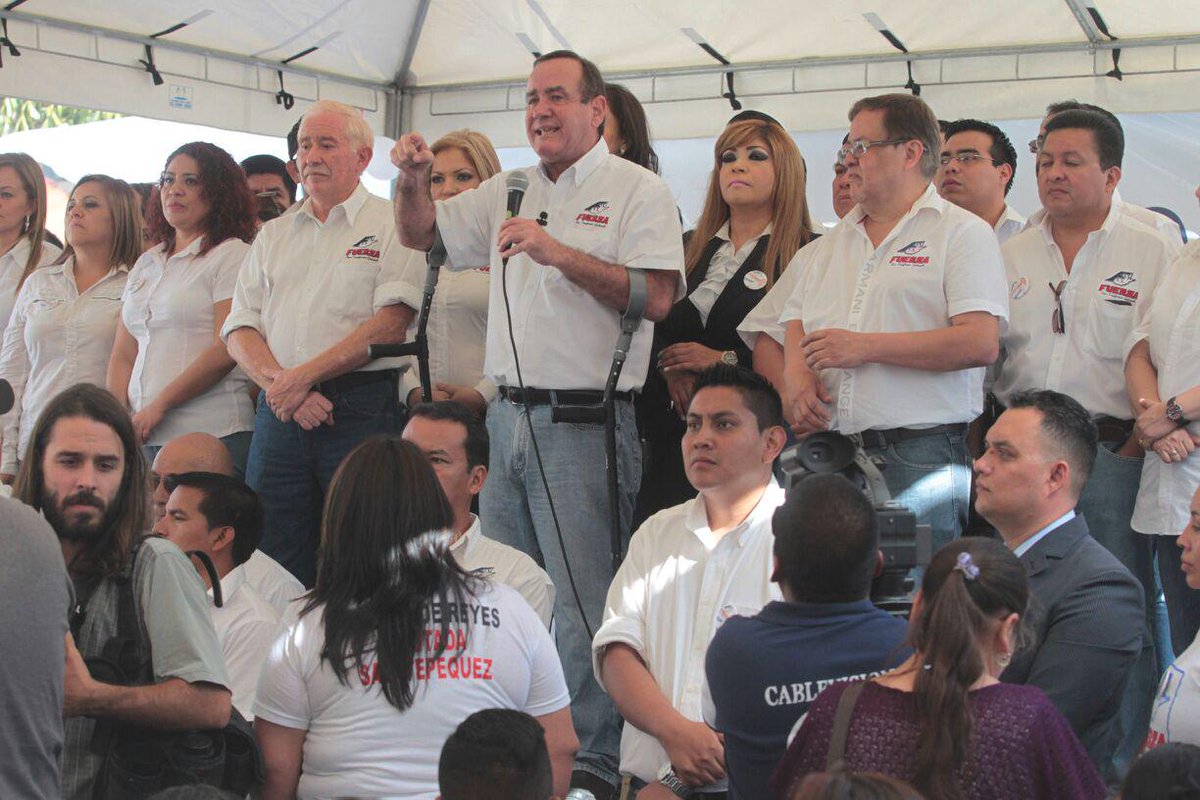 Partido Fuerza presenta a Alejandro Giammattei y Fernando Paiz como candidatos a la presidencia Foto: Á. Interiano