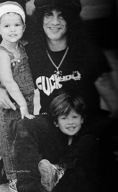Slashturkiye's tweet photo. Happy Father's Day! @Slash http://t.co/H4LOYjMphv