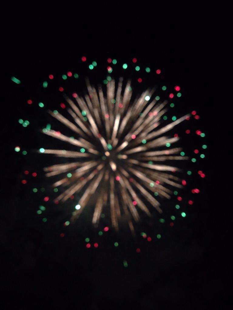 LosArcosCat's tweet photo. #BuenasNoches #SanAntoniu #CangasDeOnís ¡Noche de fuegos! http://t.co/akIk4uSB6r