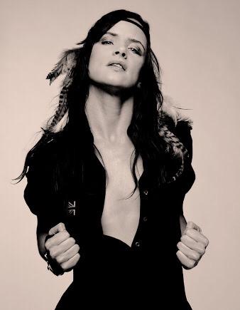    Happy birthday Juliette Lewis! ¡Feliz cumpleaños ! 