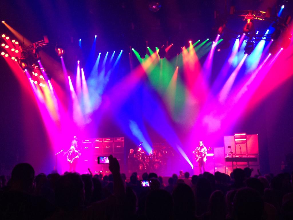 timrs2001's tweet photo. Wow. What a blast. :) #Rushmtl #R40VIP #RUSH #R40Live #R40Montreal #BestDayEver http://t.co/jxZkscE421