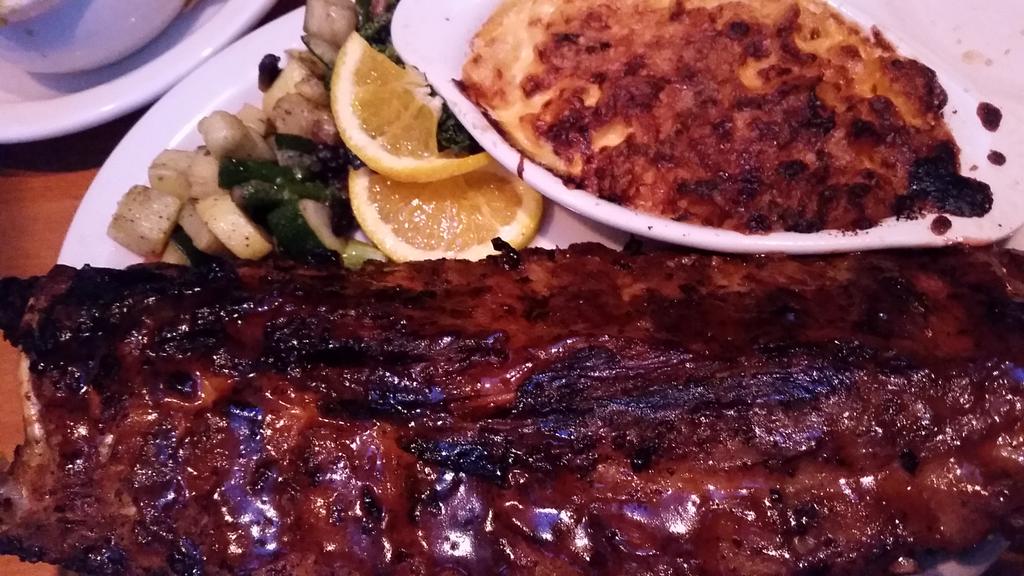 GoodEatOr's tweet image. Full rack of baby back ribs, mac &amp;amp; cheese, oh and a tiny bit of vegetables #foodporn