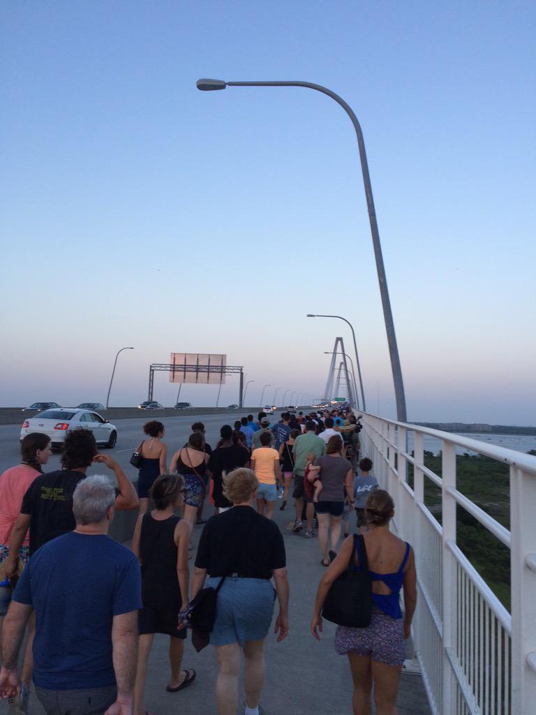 glennsmith5's tweet image. Arches now in view #CharlestonUnityChain #CharlestonShooting