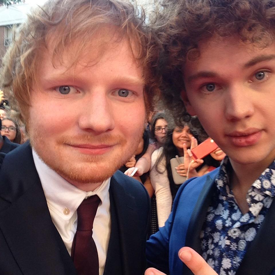 FrancescoYates's tweet photo. We dem boyz! #MMVA #redcarpet with @edsheeran http://t.co/eibAZ6cFQj