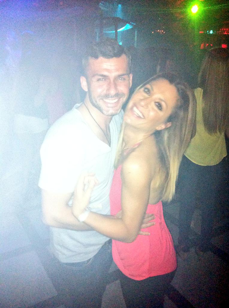 DailyTeaPage's tweet photo. Con mi gran amor @Nagore_Robles en #laposada después del debate de supervivientes @Albertodelacru http://t.co/gt1dF283MX