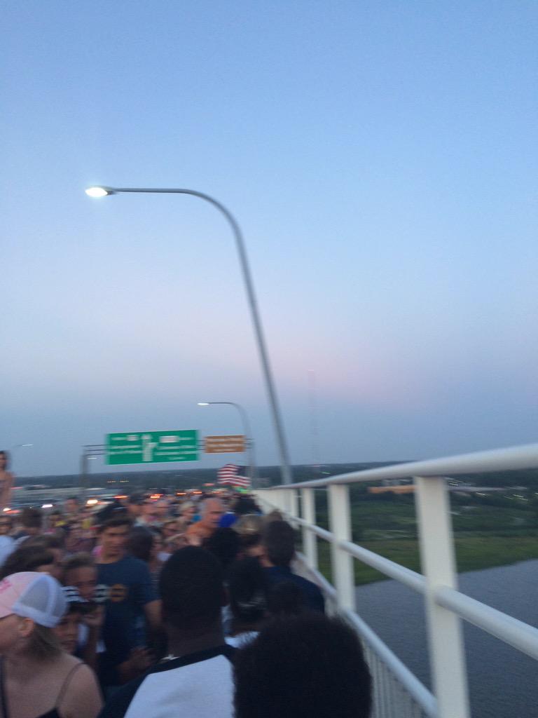 ChelleChelle715's tweet image. Because we are one nation under God! #CharlestonStrong #unitychain #unitychaincharleston